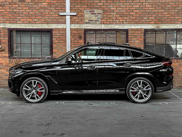 Bmw x6 m50i xdrive 4.4 v8 high executive 530pk 2023 (origineel-nl + 1e eigenaar), s-666-jn - afbeelding 10 van  83