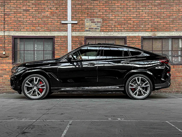 Bmw x6 m50i xdrive 4.4 v8 high executive 530pk 2023 (origineel-nl + 1e eigenaar), s-666-jn - afbeelding 11 van  83