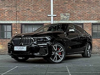 Bmw x6 m50i xdrive 4.4 v8 high executive 530pk 2023 (origineel-nl + 1e eigenaar), s-666-jn