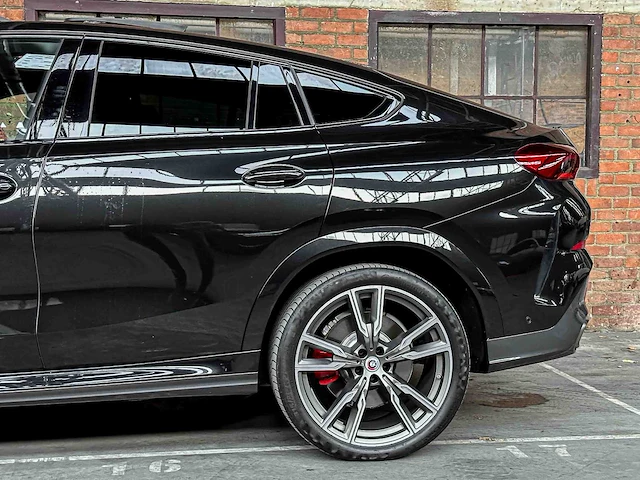 Bmw x6 m50i xdrive 4.4 v8 high executive 530pk 2023 (origineel-nl + 1e eigenaar), s-666-jn - afbeelding 14 van  83