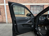 Bmw x6 m50i xdrive 4.4 v8 high executive 530pk 2023 (origineel-nl + 1e eigenaar), s-666-jn - afbeelding 18 van  83