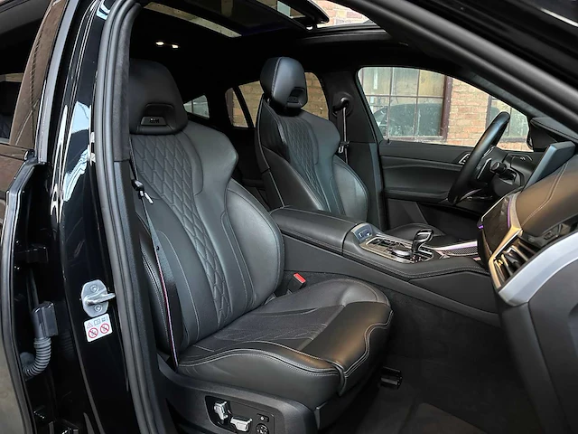 Bmw x6 m50i xdrive 4.4 v8 high executive 530pk 2023 (origineel-nl + 1e eigenaar), s-666-jn - afbeelding 19 van  83