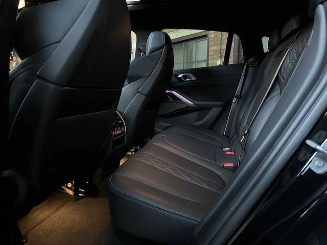 Bmw x6 m50i xdrive 4.4 v8 high executive 530pk 2023 (origineel-nl + 1e eigenaar), s-666-jn - afbeelding 51 van  83