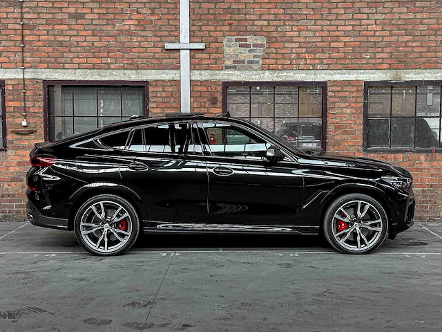 Bmw x6 m50i xdrive 4.4 v8 high executive 530pk 2023 (origineel-nl + 1e eigenaar), s-666-jn - afbeelding 45 van  83
