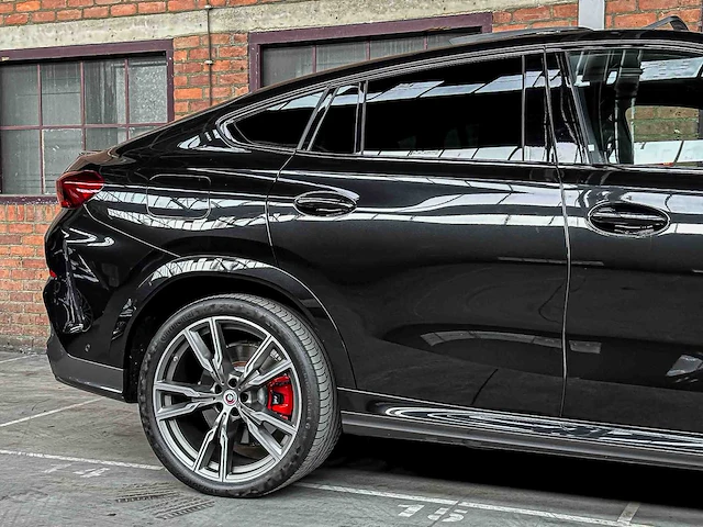 Bmw x6 m50i xdrive 4.4 v8 high executive 530pk 2023 (origineel-nl + 1e eigenaar), s-666-jn - afbeelding 78 van  83