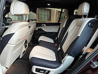 Bmw x7 m50i 4.4 v8 high executive 530pk 2021 (origineel-nl + 1e eigenaar) g07, l-318-rb - afbeelding 22 van  62