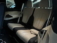 Bmw x7 m50i 4.4 v8 high executive 530pk 2021 (origineel-nl + 1e eigenaar) g07, l-318-rb - afbeelding 24 van  62