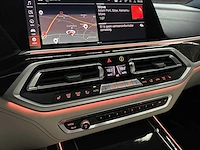 Bmw x7 m50i 4.4 v8 high executive 530pk 2021 (origineel-nl + 1e eigenaar) g07, l-318-rb - afbeelding 40 van  62
