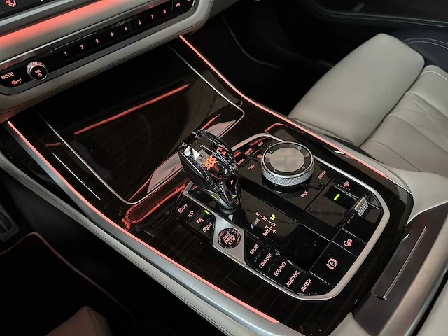 Bmw x7 m50i 4.4 v8 high executive 530pk 2021 (origineel-nl + 1e eigenaar) g07, l-318-rb - afbeelding 41 van  62