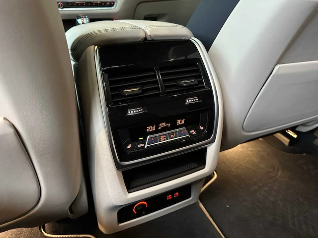 Bmw x7 m50i 4.4 v8 high executive 530pk 2021 (origineel-nl + 1e eigenaar) g07, l-318-rb - afbeelding 47 van  62
