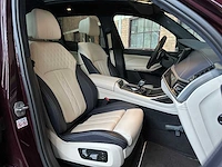Bmw x7 m50i 4.4 v8 high executive 530pk 2021 (origineel-nl + 1e eigenaar) g07, l-318-rb - afbeelding 52 van  62