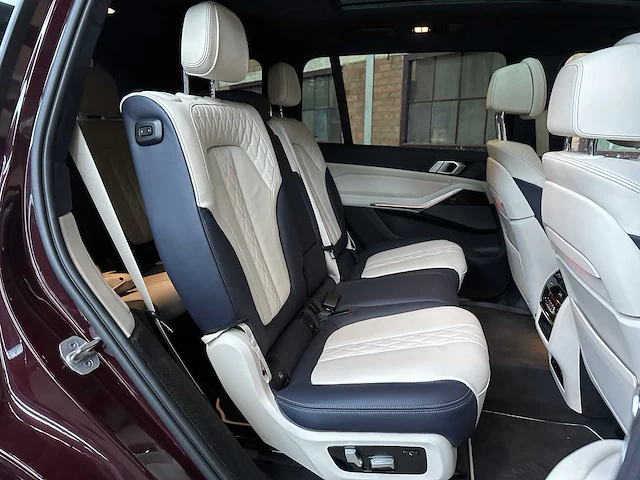 Bmw x7 m50i 4.4 v8 high executive 530pk 2021 (origineel-nl + 1e eigenaar) g07, l-318-rb - afbeelding 54 van  62