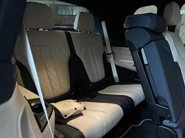 Bmw x7 m50i 4.4 v8 high executive 530pk 2021 (origineel-nl + 1e eigenaar) g07, l-318-rb - afbeelding 55 van  62