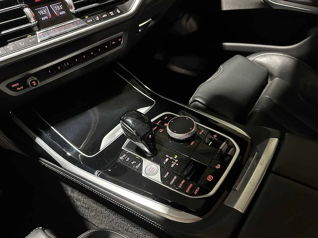 Bmw x7 m50i 4.4 v8 high executive m-sport 530pk 2021 g07, p-038-dk - afbeelding 24 van  60