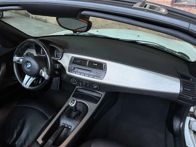 Bmw z4 roadster 2.0i anniversary 150pk 2005, t-556-xz - afbeelding 25 van  48