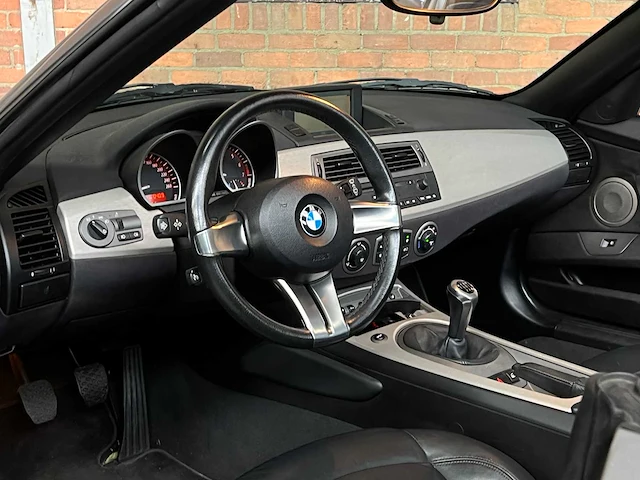 Bmw z4 roadster 3.0i s 231pk 2004 (hardtop + softtop), 36-nv-hz youngtimer - afbeelding 14 van  44