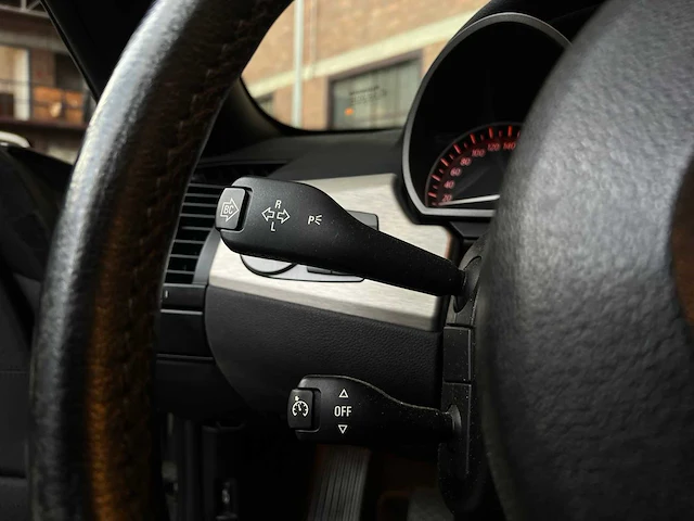 Bmw z4 roadster 3.0i s 231pk 2004 (hardtop + softtop), 36-nv-hz youngtimer - afbeelding 18 van  44