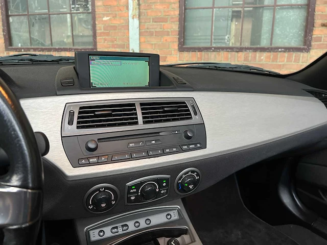 Bmw z4 roadster 3.0i s 231pk 2004 (hardtop + softtop), 36-nv-hz youngtimer - afbeelding 22 van  44