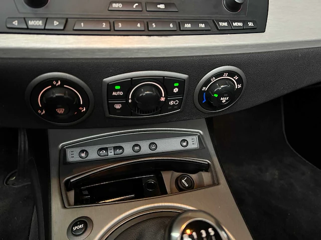 Bmw z4 roadster 3.0i s 231pk 2004 (hardtop + softtop), 36-nv-hz youngtimer - afbeelding 24 van  44