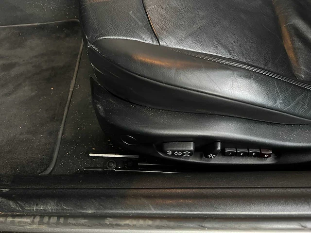 Bmw z4 roadster 3.0i s 231pk 2004 (hardtop + softtop), 36-nv-hz youngtimer - afbeelding 28 van  44