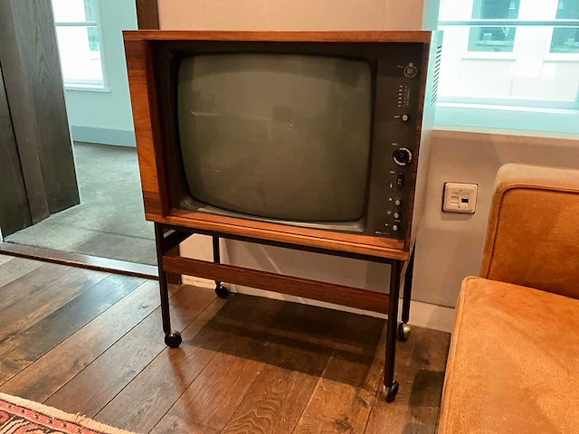 B&o beovision vintage televisie - afbeelding 1 van  5