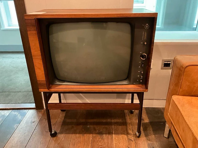 B&o beovision vintage televisie - afbeelding 2 van  5