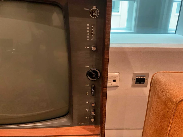 B&o beovision vintage televisie - afbeelding 3 van  5