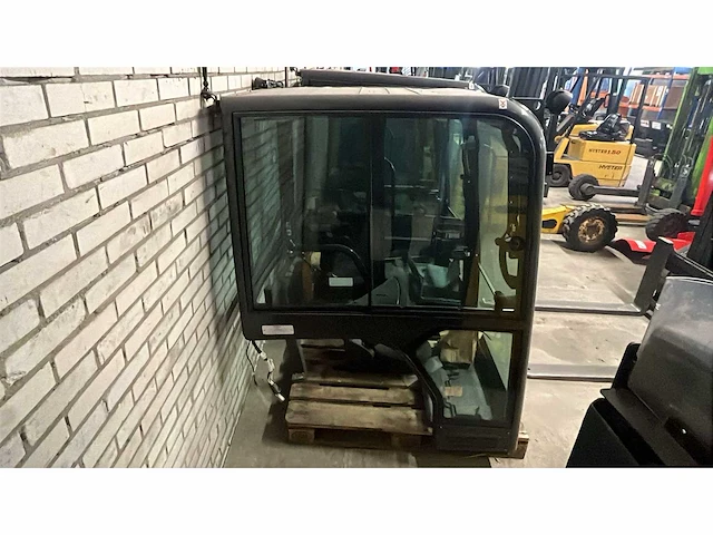 Bobcat - 2024 - e19 - minigraafmachine cabine - afbeelding 2 van  2