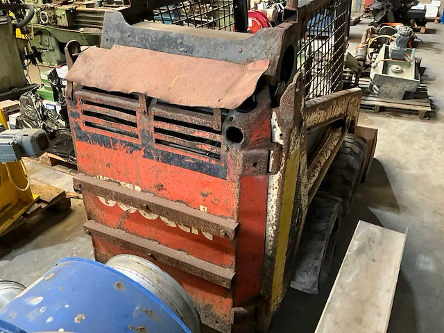 Bobcat 443 mini shovel - afbeelding 5 van  8