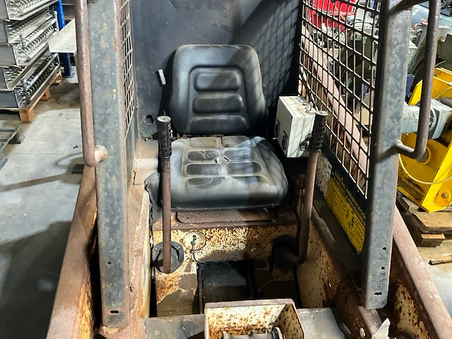 Bobcat 443 mini shovel - afbeelding 6 van  8