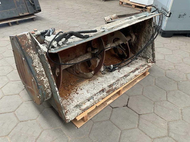 Bobcat mixer bucket - afbeelding 1 van  6