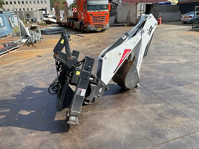 Bobcat schranklader voorzet graafarm - afbeelding 2 van  8