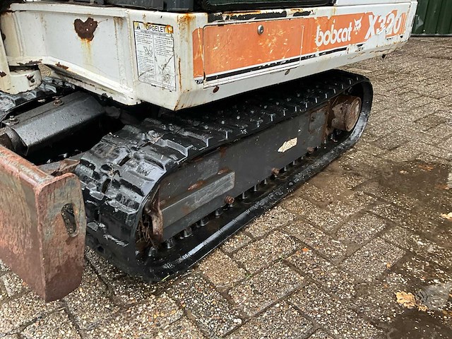 Bobcat x320 minigraafmachine - afbeelding 8 van  32