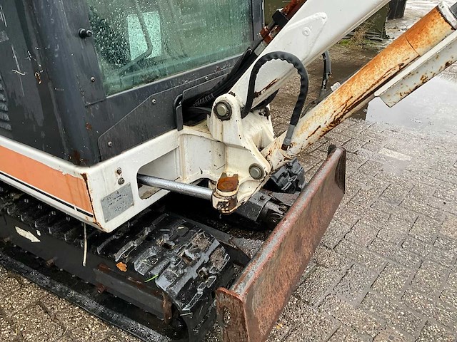 Bobcat x320 minigraafmachine - afbeelding 10 van  32