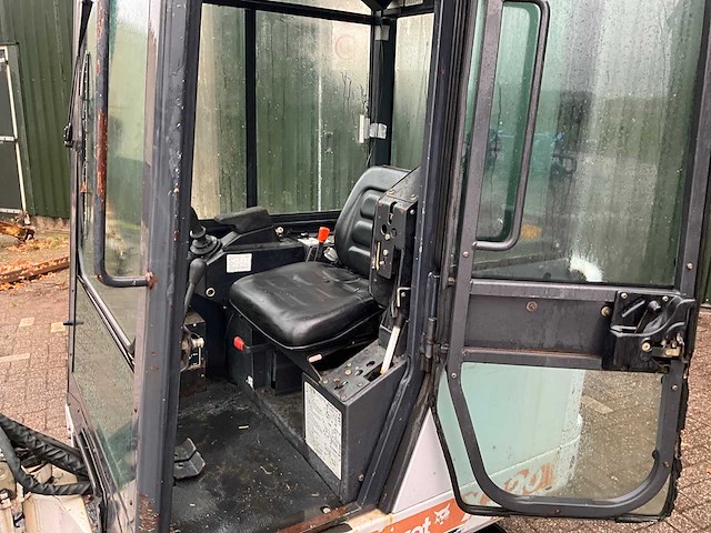 Bobcat x320 minigraafmachine - afbeelding 16 van  32