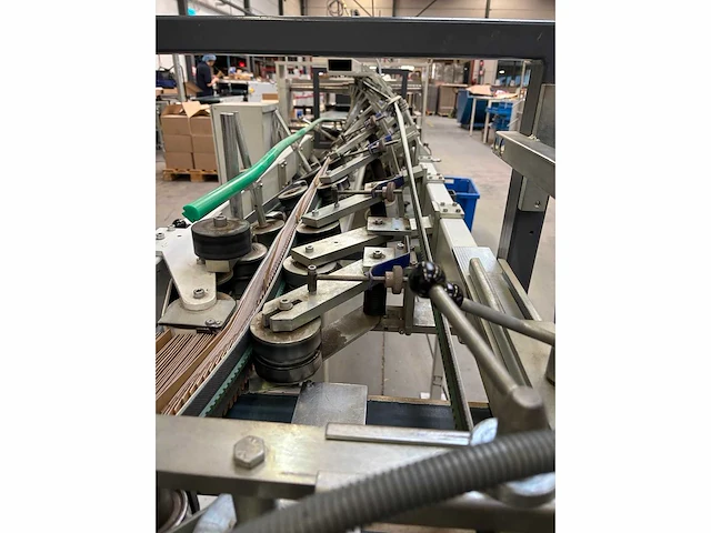 Bobst handypack semi-automatische aflegtafel voor vouw plak lijnen - afbeelding 2 van  9