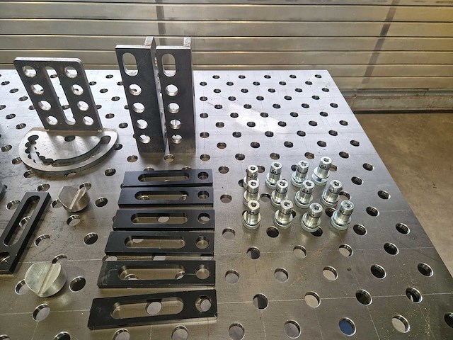 Bode - l2010 - welding table - 2024 - afbeelding 6 van  9