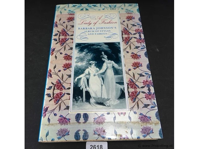 Boek. barbara johnson's album of styles and fabrics - afbeelding 1 van  5