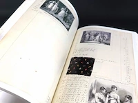 Boek. barbara johnson's album of styles and fabrics - afbeelding 4 van  5