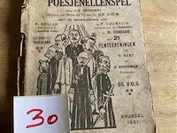 Boek "het politieke poesjenellenspel" - afbeelding 1 van  3