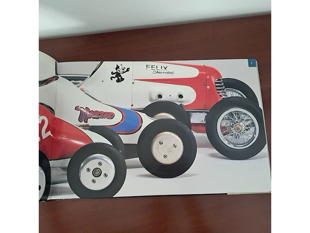 Boek "spindizzies gas powered model racers" eric zausner - afbeelding 2 van  11