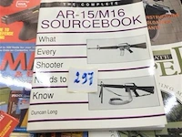 Boeken diverse wapens - afbeelding 1 van  2