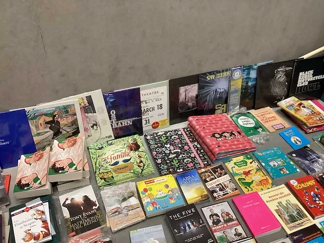 Boeken-dvd-cd-lp - retourgoederen - afbeelding 9 van  10