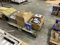 Boeken en dvd’s voor volwassenen - afbeelding 1 van  6