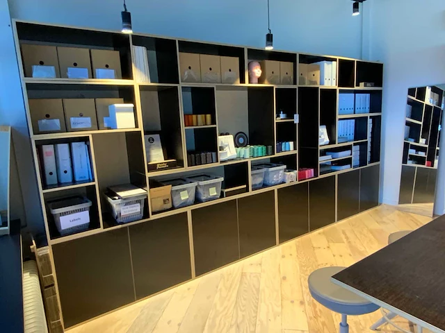 Boekenkast/ wandkast (3x) - afbeelding 1 van  5