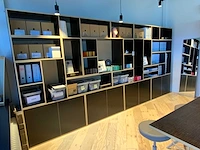 Boekenkast/ wandkast (3x) - afbeelding 1 van  5