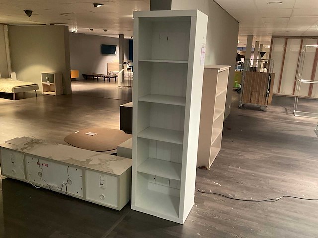Boekenkast - afbeelding 1 van  9