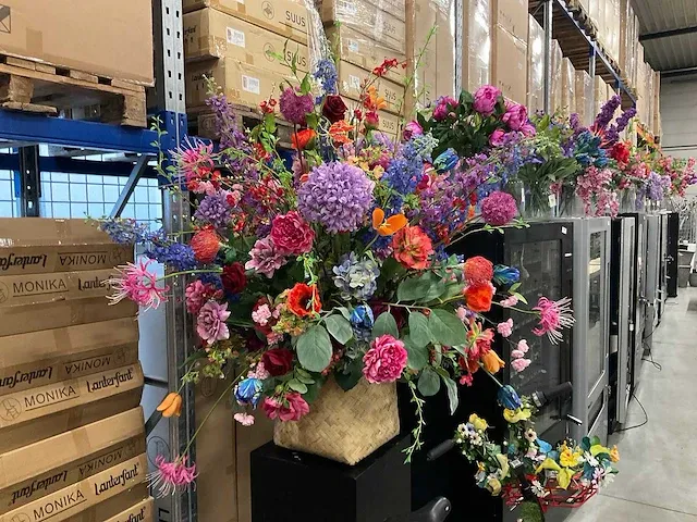 Boeket van kunstbloemen - afbeelding 1 van  3