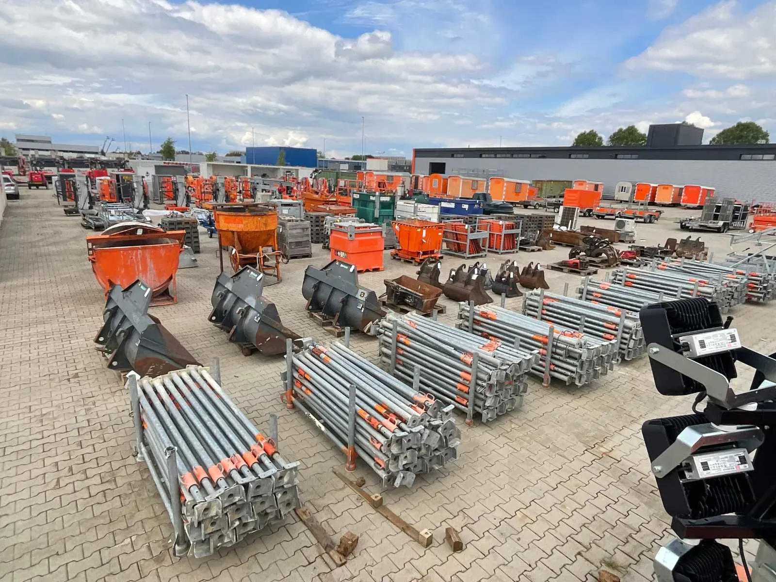 Boels rental constructiemachines, hoogwerkers, gereedschap en keukenunits
