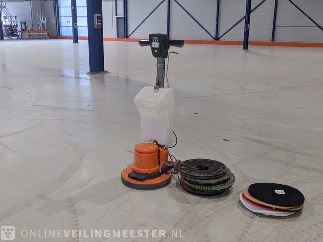Boen-/schrobmachine numatic, hfm 1515, bouwjaar 2013 - afbeelding 7 van  14